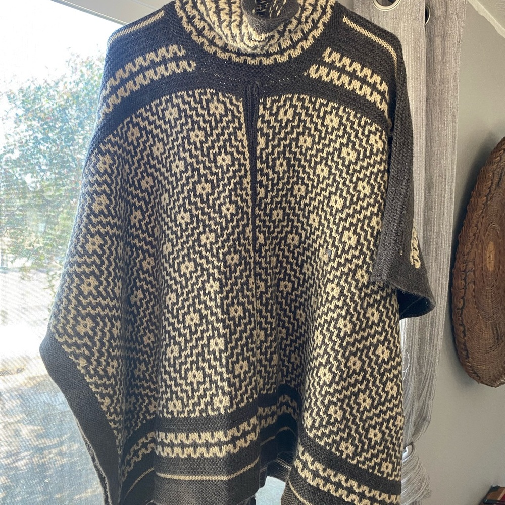 Ralph Lauren Poncho, brand new. Wool blend.